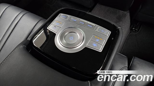 Genesis G80 2022 — photo 19