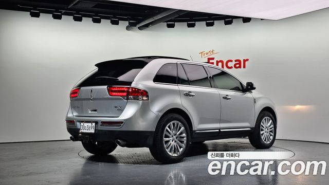 Lincoln MKX 2011 — photo 2