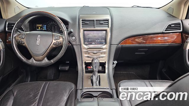 Lincoln MKX 2011 — photo 10