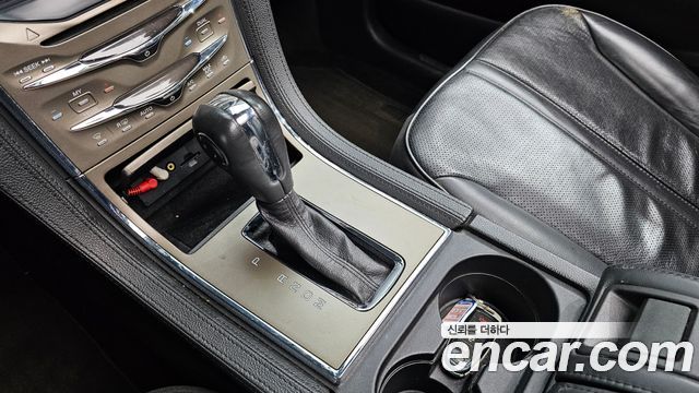 Lincoln MKX 2011 — photo 12