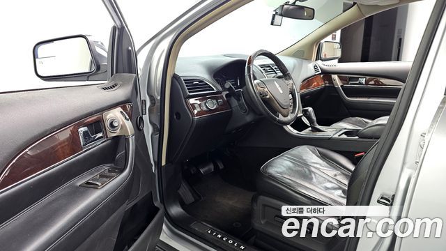 Lincoln MKX 2011 — photo 13