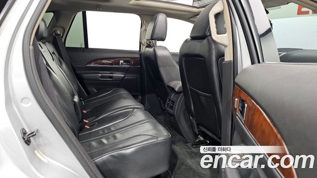 Lincoln MKX 2011 — photo 18