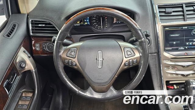 Lincoln MKX 2011 — photo 19