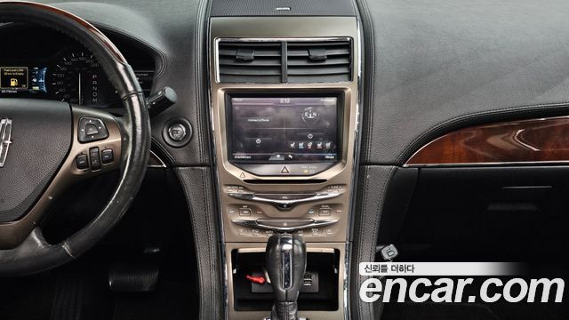 Lincoln MKX 2011 — photo 20