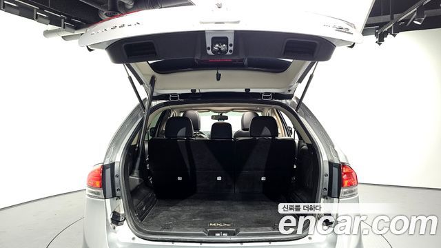 Lincoln MKX 2011 — photo 26