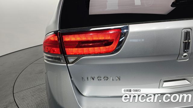 Lincoln MKX 2011 — photo 9