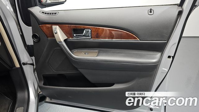 Lincoln MKX 2011 — photo 14