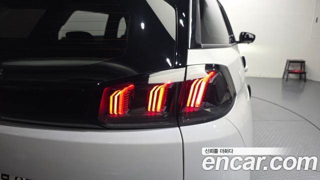 Peugeot 5008 2024 — photo 9