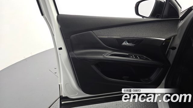 Peugeot 5008 2024 — photo 14