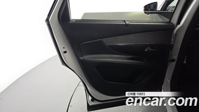 Peugeot 5008 2024 — photo 15
