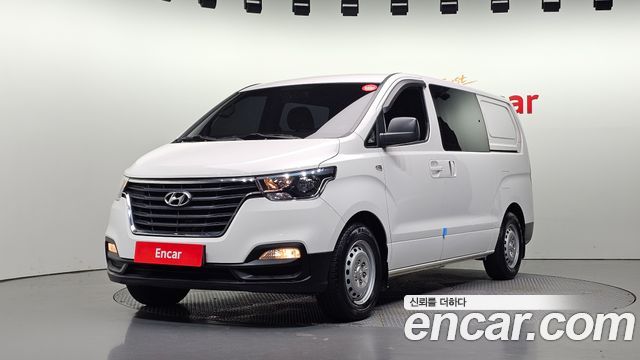 Hyundai Starex 2021 — photo 1