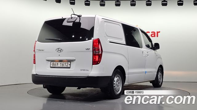 Hyundai Starex 2021 — photo 2