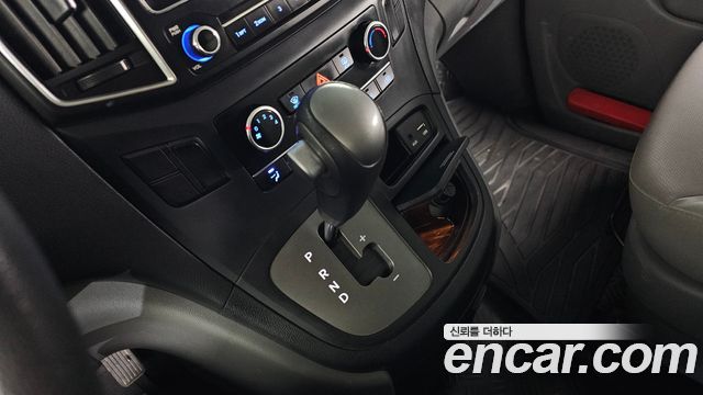 Hyundai Starex 2021 — photo 12