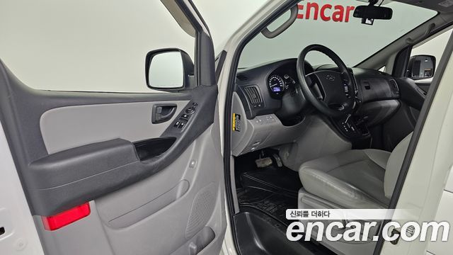 Hyundai Starex 2021 — photo 13