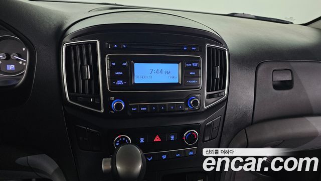 Hyundai Starex 2021 — photo 18