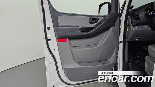 Hyundai Starex 2021 — photo 14