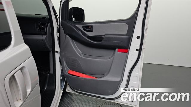 Hyundai Starex 2021 — photo 15