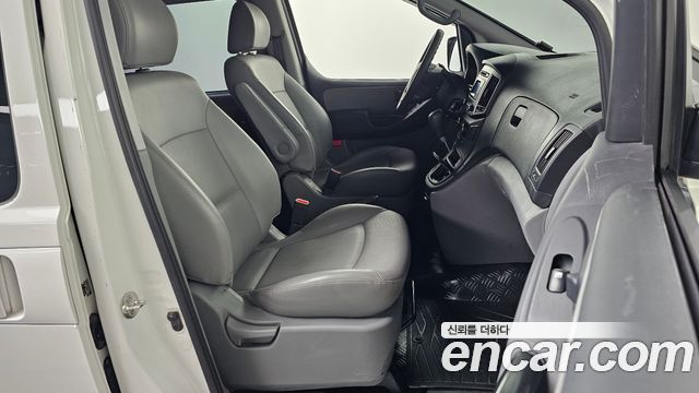 Hyundai Starex 2021 — photo 16