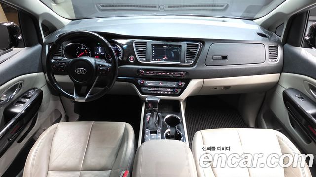 Kia Canival 2020 — photo 10