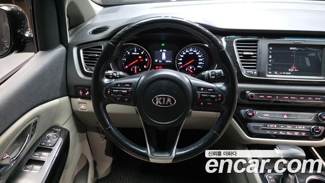 Kia Canival 2020 — photo 19