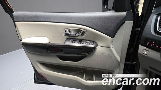 Kia Canival 2020 — photo 15