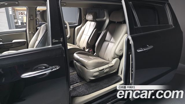 Kia Canival 2020 — photo 16