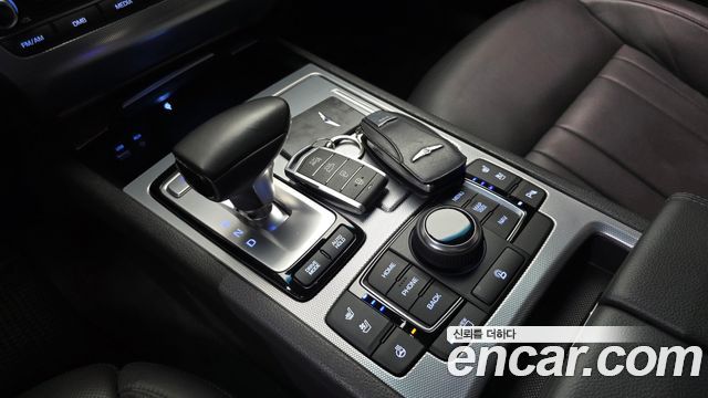 Genesis G80 2018 — photo 12