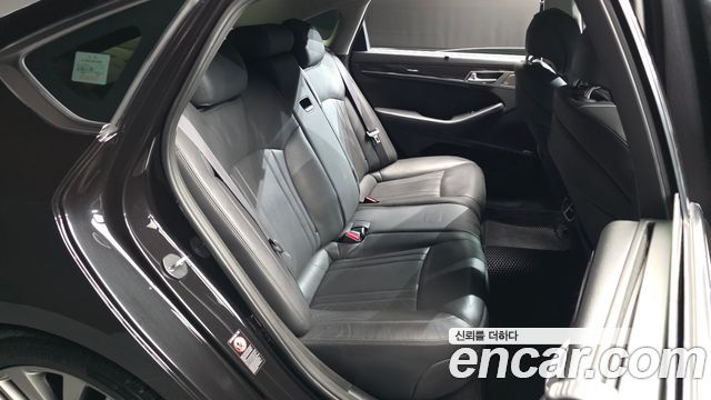 Genesis G80 2018 — photo 17