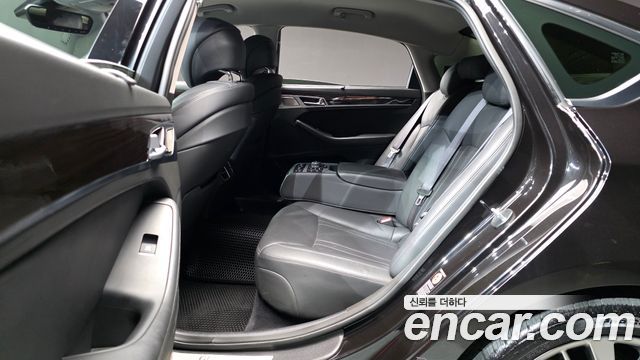 Genesis G80 2018 — photo 18