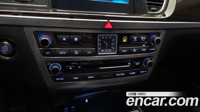 Genesis G80 2018 — photo 23