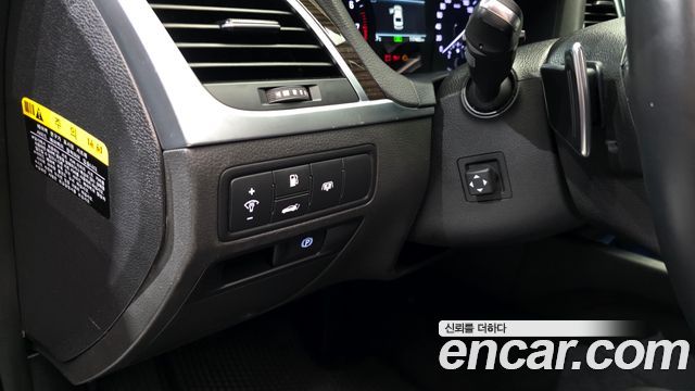 Genesis G80 2018 — photo 25