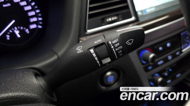 Genesis G80 2018 — photo 26