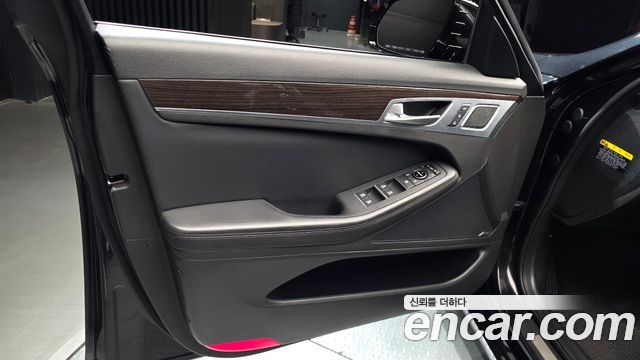 Genesis G80 2018 — photo 14