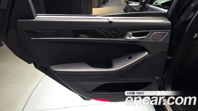 Genesis G80 2018 — photo 15