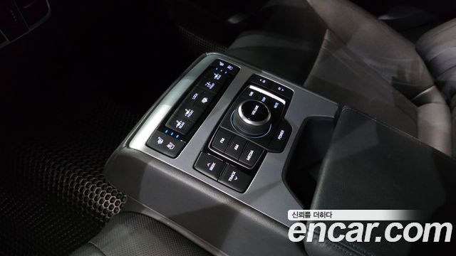 Genesis G80 2018 — photo 28