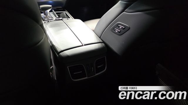 Genesis G80 2018 — photo 29