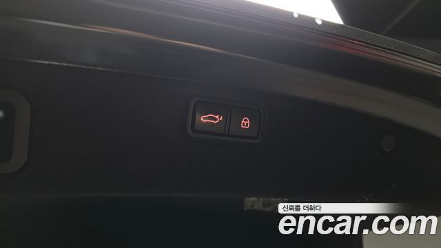 Genesis G80 2018 — photo 32