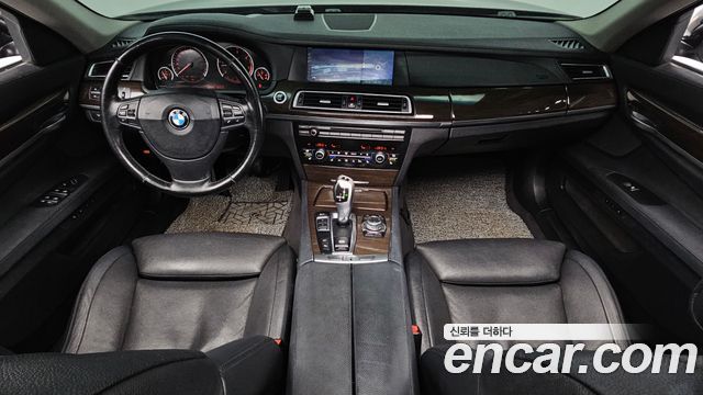 BMW 7-Series 2011 — photo 7