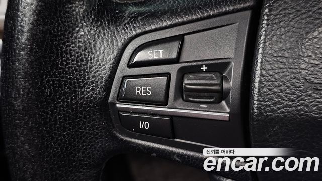 BMW 7-Series 2011 — photo 19