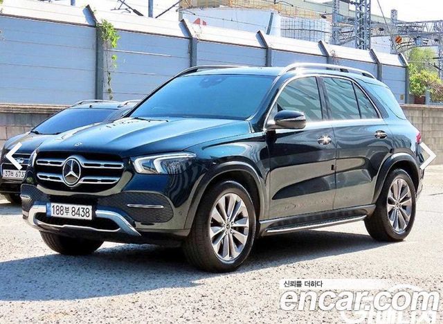 Mercedes-Benz GLE-Class 2022 — photo 2