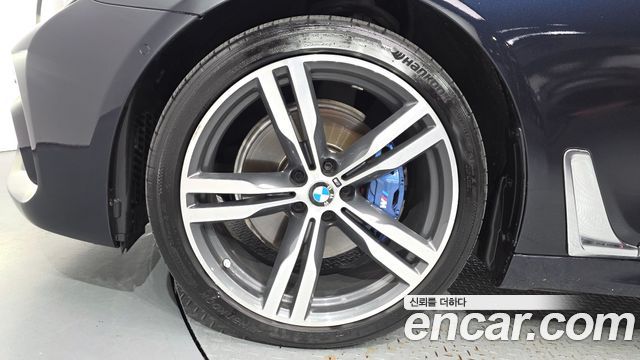 BMW 7-Series 2018 — photo 5