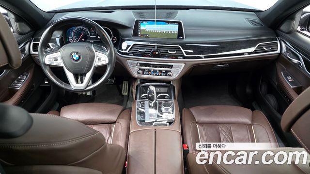 BMW 7-Series 2018 — photo 7