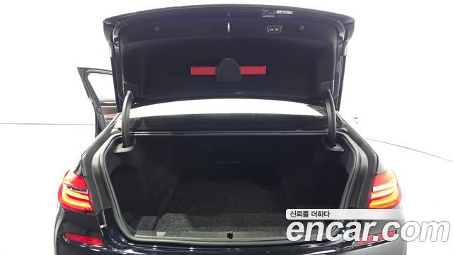 BMW 7-Series 2018 — photo 20