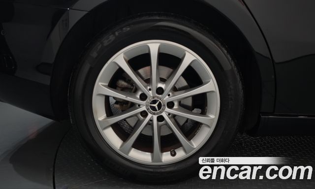 Mercedes-Benz A-Class 2020 — photo 5