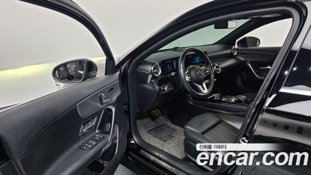 Mercedes-Benz A-Class 2020 — photo 13