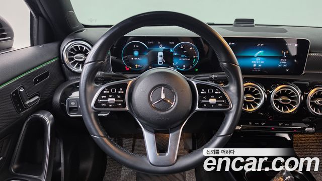Mercedes-Benz A-Class 2020 — photo 18