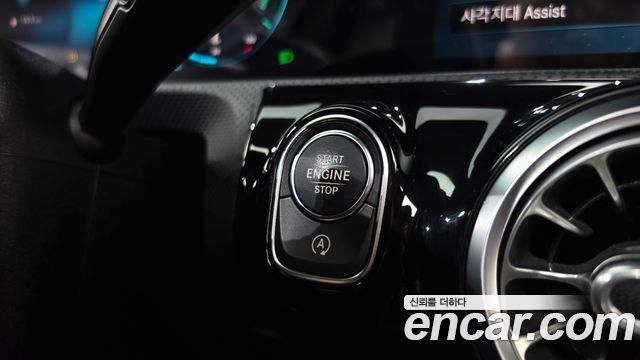 Mercedes-Benz A-Class 2020 — photo 26