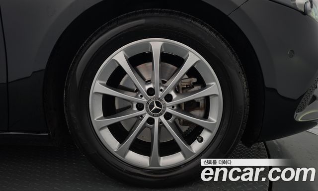 Mercedes-Benz A-Class 2020 — photo 7