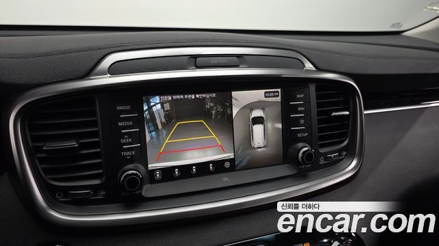 Kia Sorento 2018 — photo 22