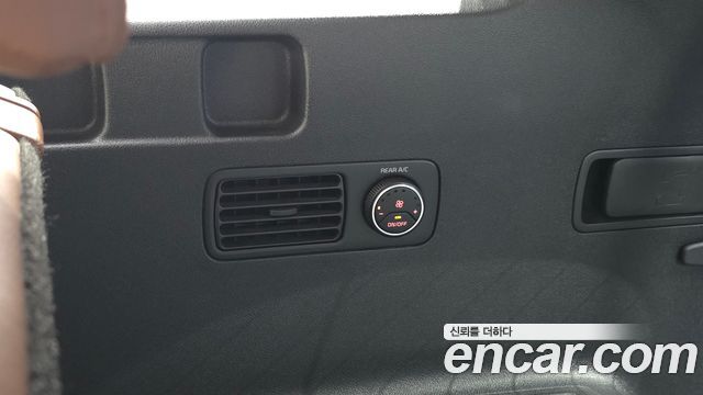 Kia Sorento 2018 — photo 29